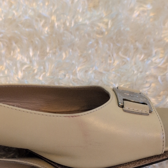 Salvatore Ferragamo Women's Cream Peep-Toe Shoes - Picture 8 of 8